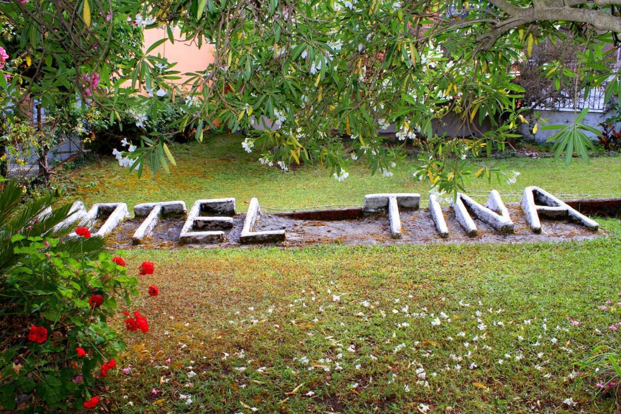 Tina Hotel Дасия Екстериор снимка