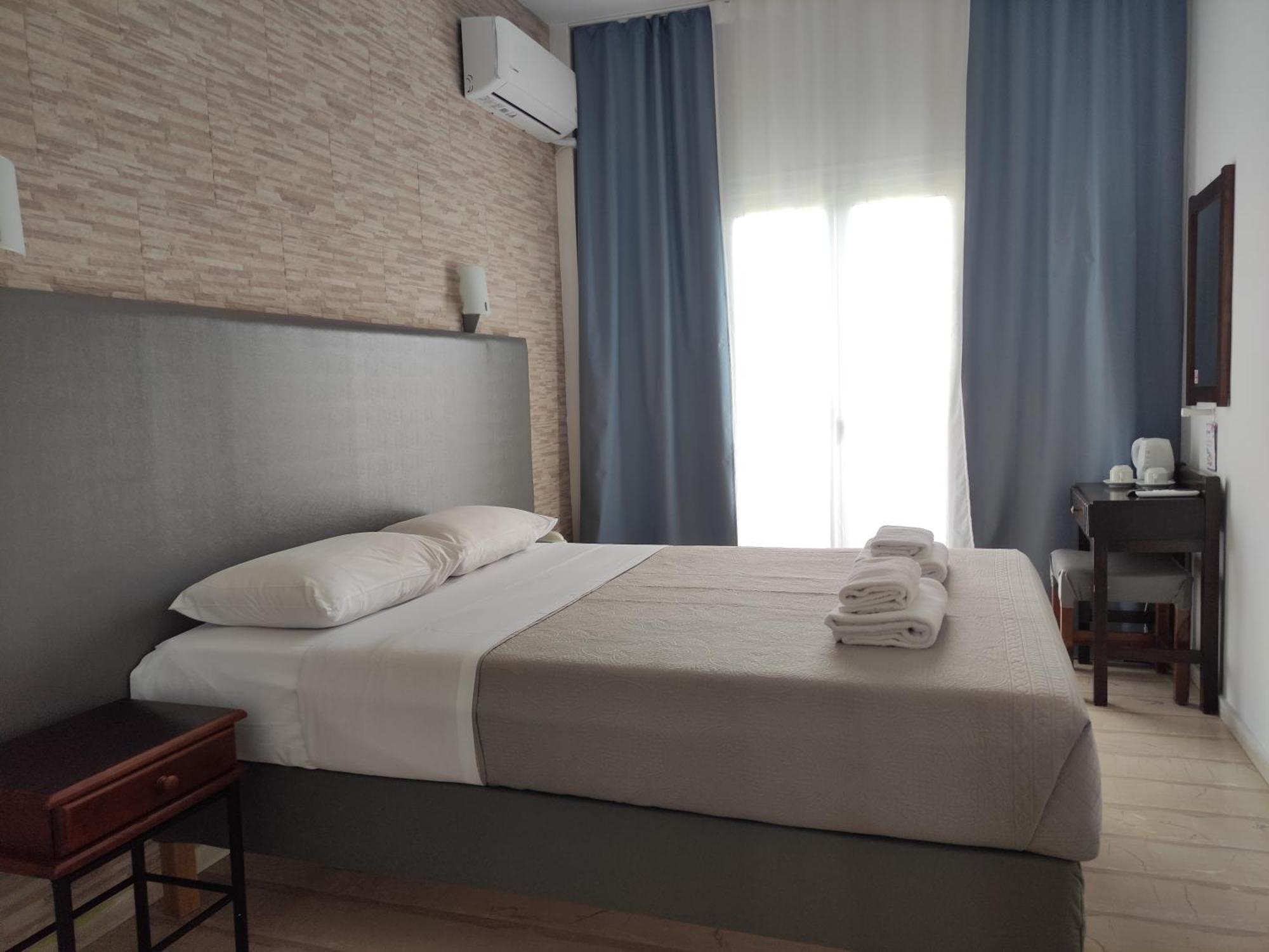 Tina Hotel Дасия Екстериор снимка
