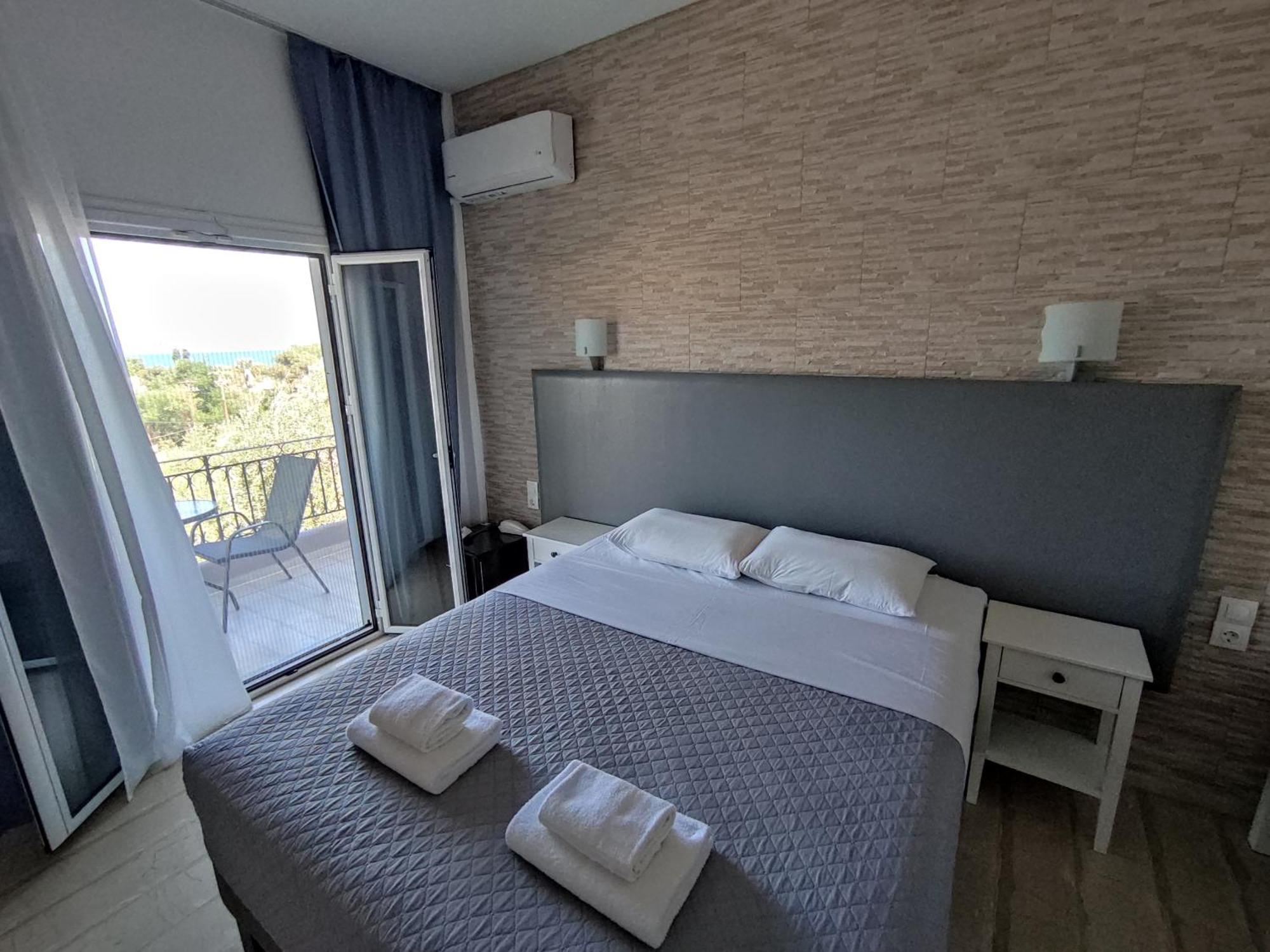 Tina Hotel Дасия Екстериор снимка