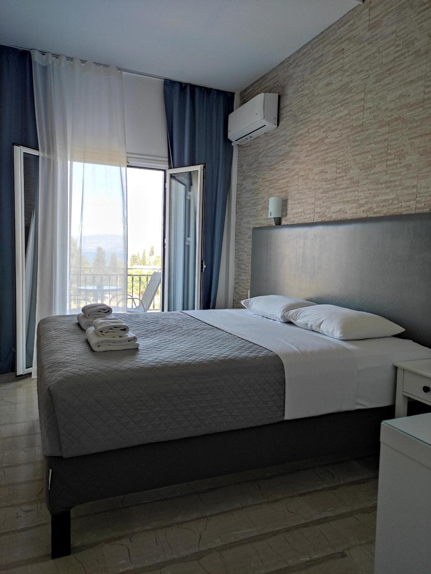 Tina Hotel Дасия Екстериор снимка