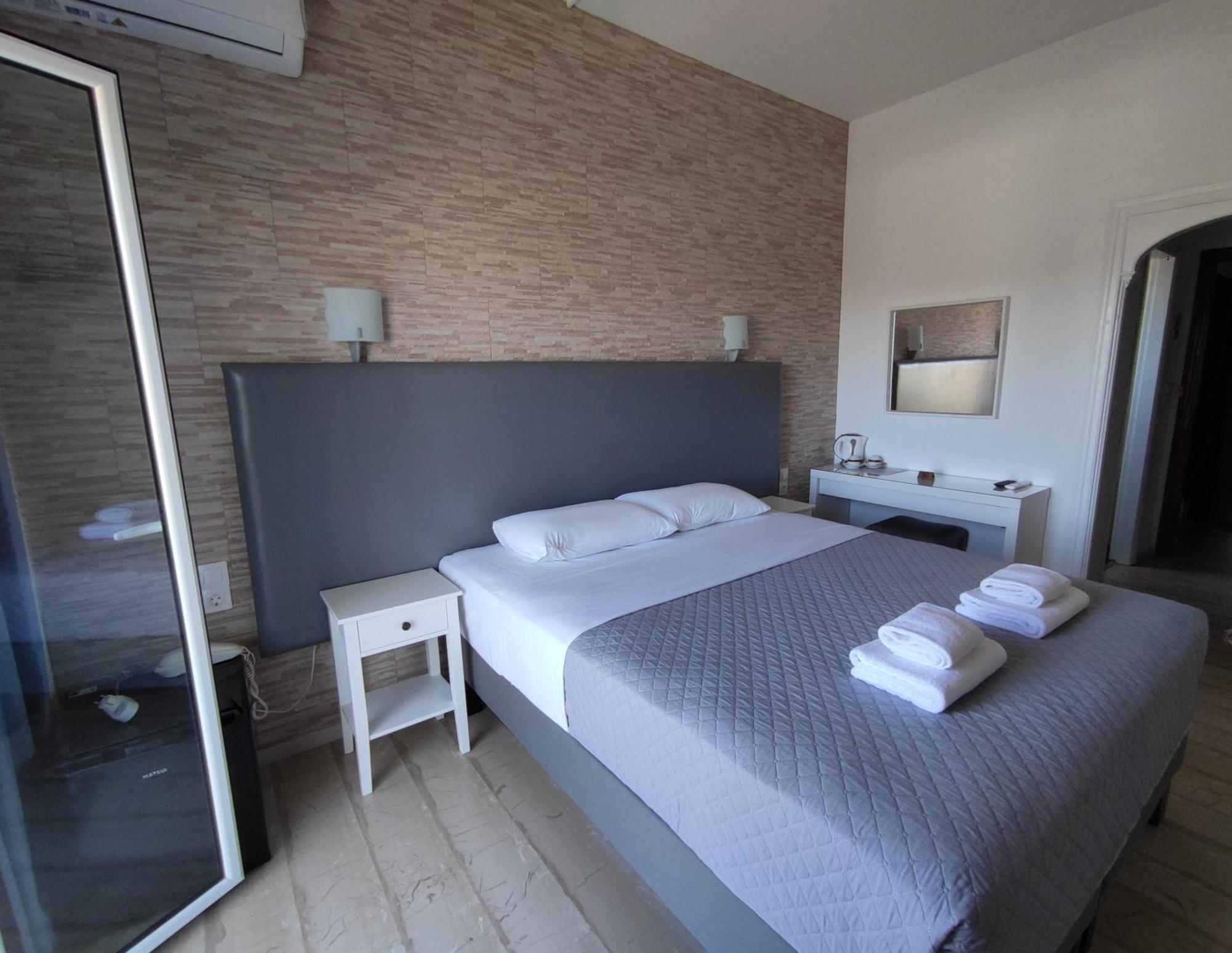 Tina Hotel Дасия Екстериор снимка